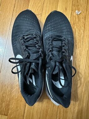 Nike Women’s Black Pegasus 37 Size 11.5